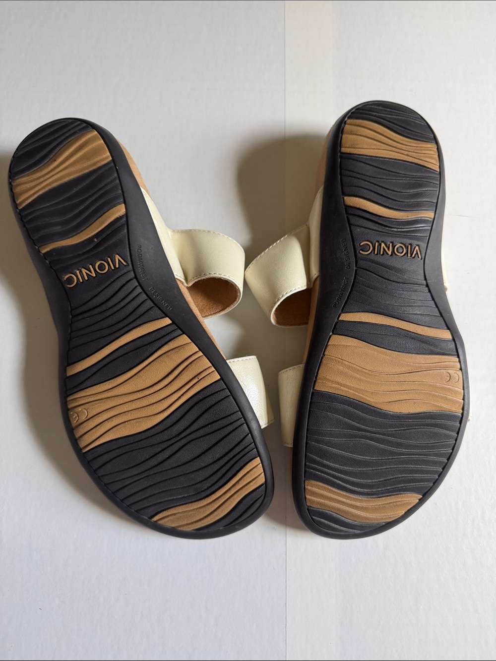 Vionic Women's Cream Double-Strap Slide Sandals Size 8 - Picture 6 of 7